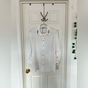 Women’s White embroidered blouse - Size L